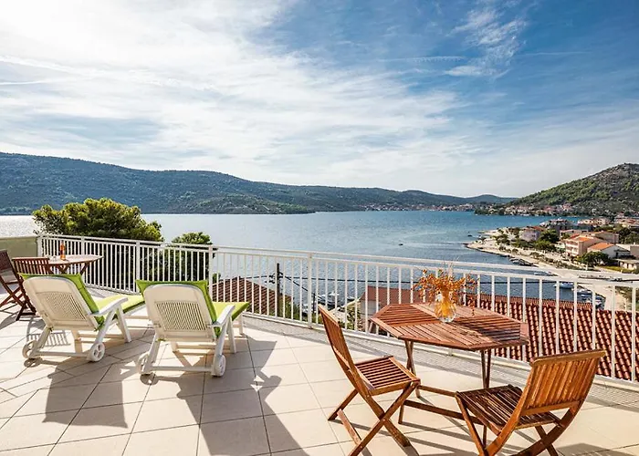 Seaview Apartments