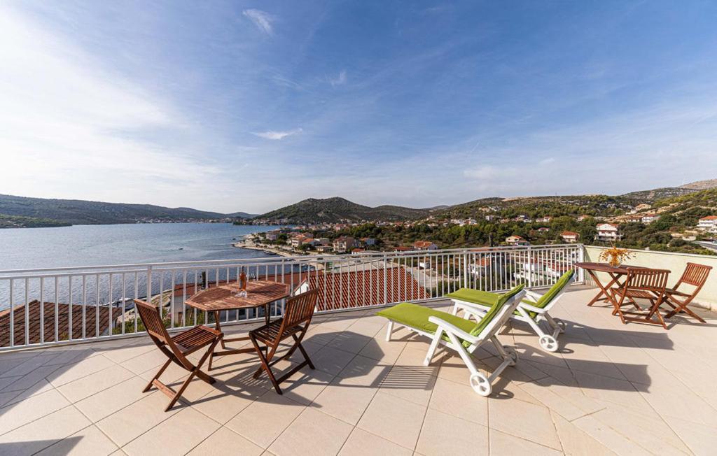 Seaview Apartment